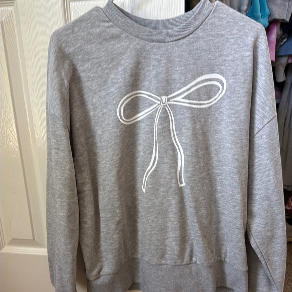Francesca's Collections Gray Knit Top